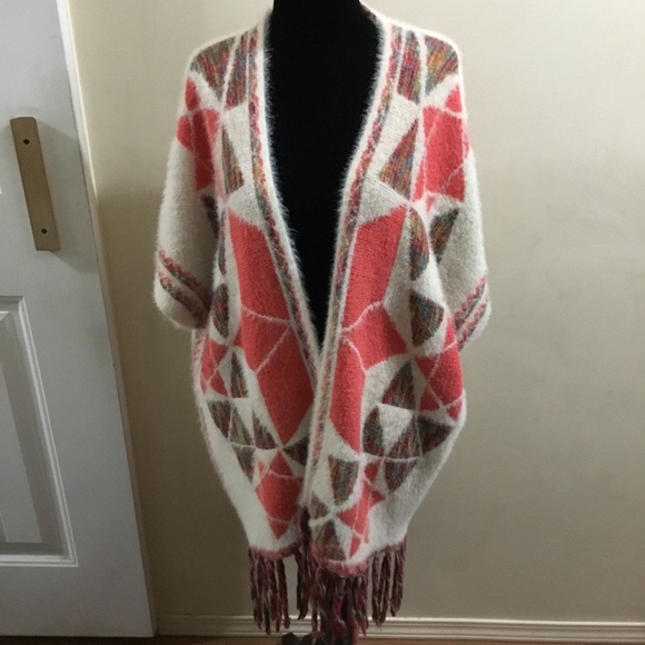 Star pattern soft knitted cape poncho One Size - Picture 1 of 11